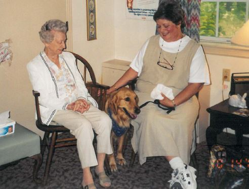 Visit with Bailey The West End Home Foundation, 2818 Vanderbilt Place, October 2002 (L to R) Mrs. Lula Belle Parker Austin (1908-2007), Bailey, Gayle Vance, Board of Directors 